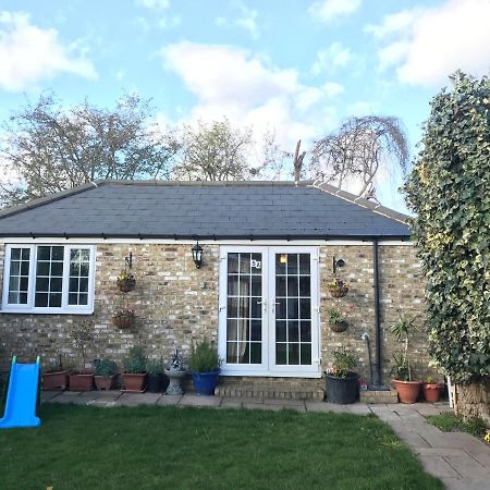 Cosy Cottage Annex In Fairlop Ilford Luaran gambar