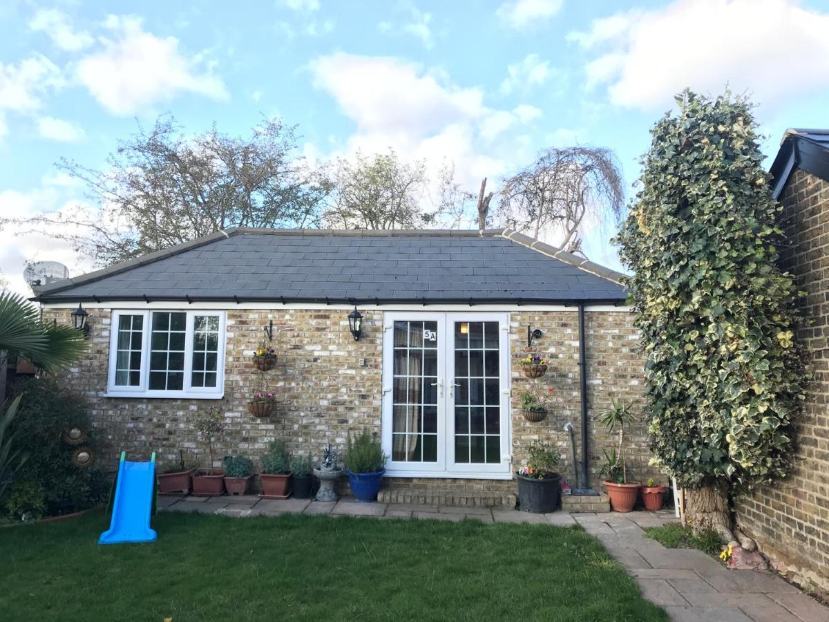 Cosy Cottage Annex In Fairlop Ilford Luaran gambar